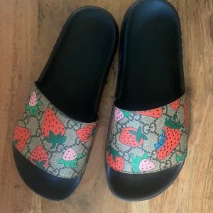 Girls GG monogram strawberry slide sandals